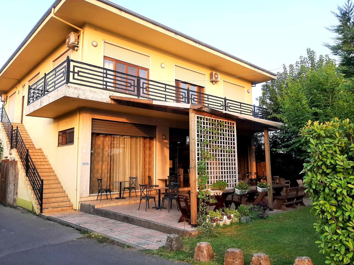 Hotel Vila Giorgio Shkodra Exterior foto